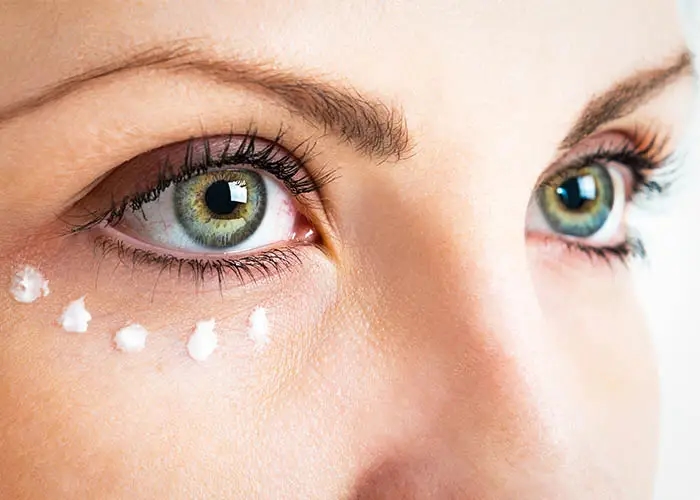 Не маскируй, а предотвращай: Как правильно ухаживать за кожей вокруг глаз?